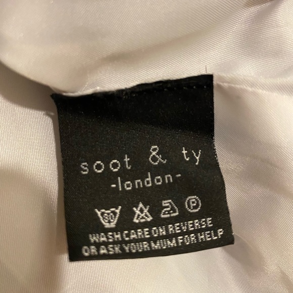 **LIKE NEW** Soot & Ty London. Bomber Jacket. Size M. - Picture 6 of 6